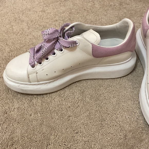 WORN FEW TIMES- ALEXANDER MCQUEEN SNEAKERS size 8 - Picture 6 of 7